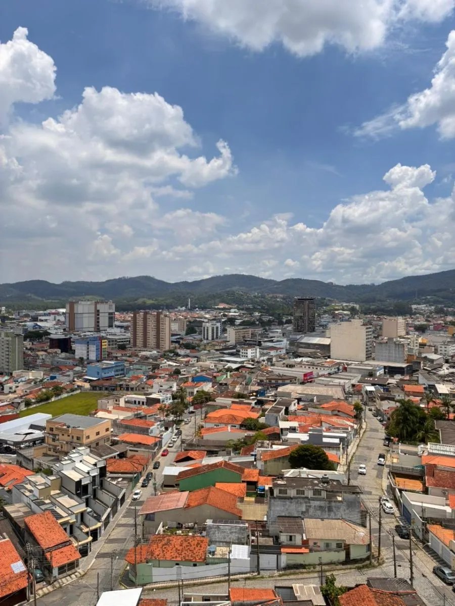 Vista da cidade e da serra a partir do studio — Carménère
