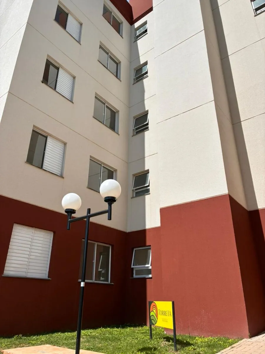Fachada com jardim — Residencial Vista da Serra