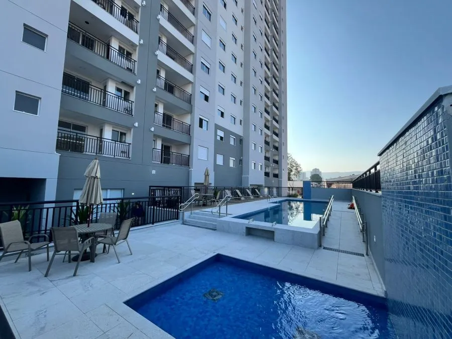 Piscina — Liv Cardoso de Siqueira