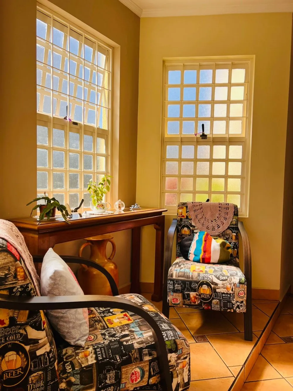 Jardim de inverno com poltronas — Casa em condomínio fechado no Mogi Moderno